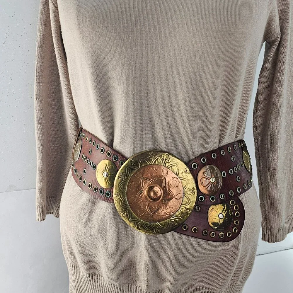 Vintage 2.5" Wide Leather Belt Copper Brass Flower Concho - Picture 2 of 9